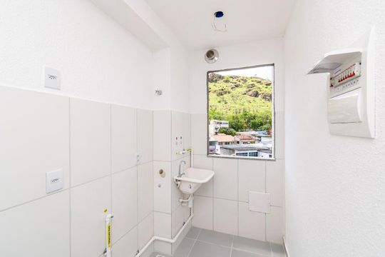 Área de Serviço de apartamento para alugar com 2 quartos, 42m² em Vila Kosmos, Rio de Janeiro