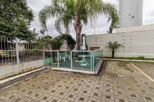Área comum - Churrasqueira de apartamento para alugar com 2 quartos, 47m² em São Sebastião, Porto Alegre