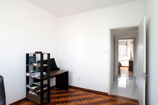 Quarto 2 de apartamento para alugar com 2 quartos, 84m² em Santana, Porto Alegre