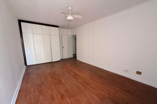 Apartamento para alugar com 4 quartos, 180m² em Moema, São Paulo
