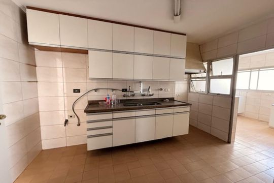 Apartamento para alugar com 4 quartos, 180m² em Moema, São Paulo