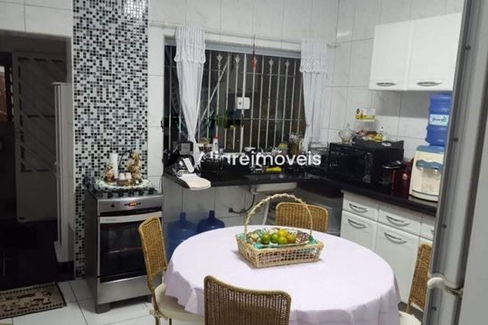 Casa à venda com 3 quartos, 160m² em Vila Bertioga, São Paulo