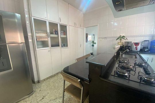 Casa à venda com 3 quartos, 370m² em Vila Oratorio, São Paulo