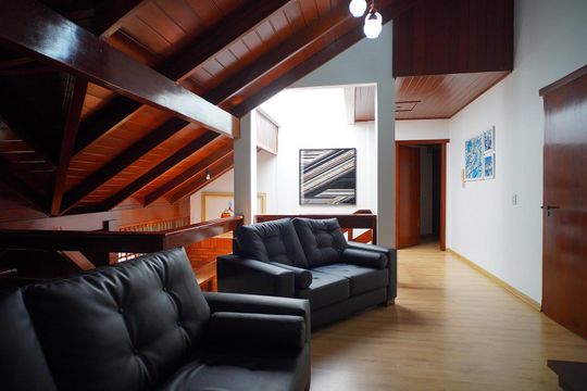 Sala de televisão  de casa para alugar com 5 quartos, 330m² em Jardim Itu, Porto Alegre