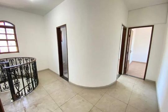 Casa para alugar com 4 quartos, 170m² em Barreiro, Belo Horizonte