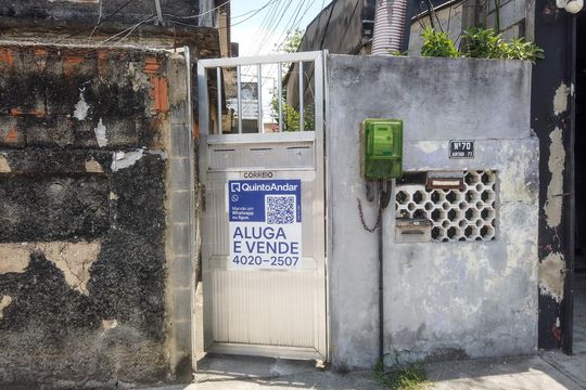 Fachada de casa à venda com 2 quartos, 65m² em Curicica, Rio de Janeiro