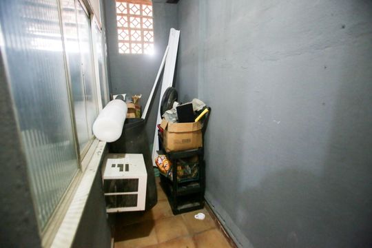 Corredor lateral de casa à venda com 2 quartos, 65m² em Curicica, Rio de Janeiro