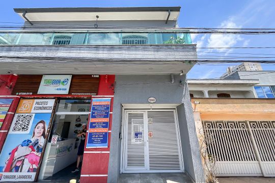 Fachada + plaquinha de casa à venda com 3 quartos, 213m² em Campestre, São Caetano do Sul