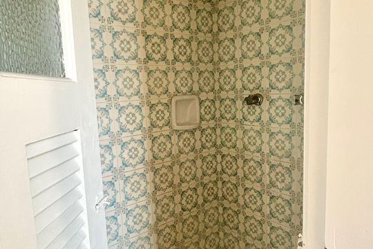 Banheiro de serviço de apartamento à venda com 2 quartos, 65m² em Jardim Guanabara, Rio de Janeiro
