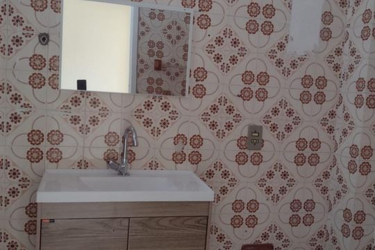 Banheiro de apartamento à venda com 2 quartos, 65m² em Jardim Guanabara, Rio de Janeiro