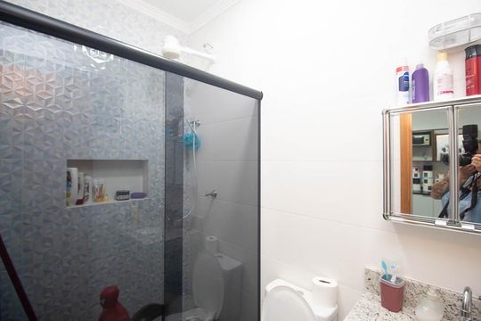 Banheiro  de kitnet/studio à venda com 1 quarto, 31m² em Vila Leonor, São Paulo