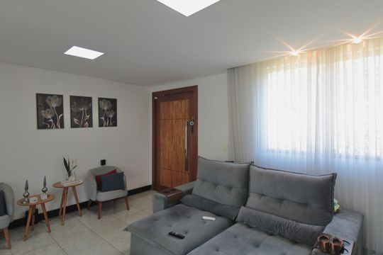 Casa à venda com 4 quartos, 1190m² em Garças, Belo Horizonte