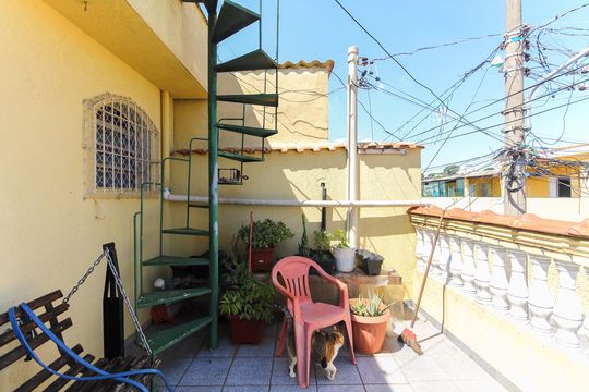 Varanda de casa à venda com 4 quartos, 120m² em Itaquera, São Paulo