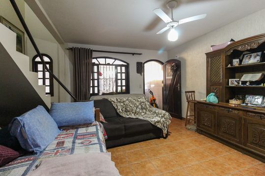 Sala de casa à venda com 4 quartos, 120m² em Itaquera, São Paulo
