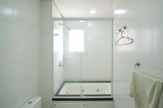 Banheiro da suíte 1 de apartamento para alugar com 3 quartos, 160m² em Centro, São Caetano do Sul