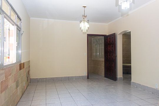 Casa para alugar com 3 quartos, 220m² em Vila Gea, São Paulo