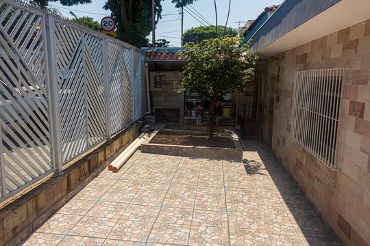 Jardim de casa para alugar com 3 quartos, 220m² em Vila Gea, São Paulo