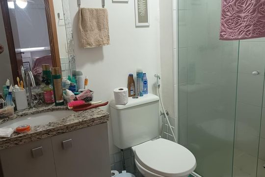Banheiro de apartamento à venda com 2 quartos, 60m² em Badu, Niterói