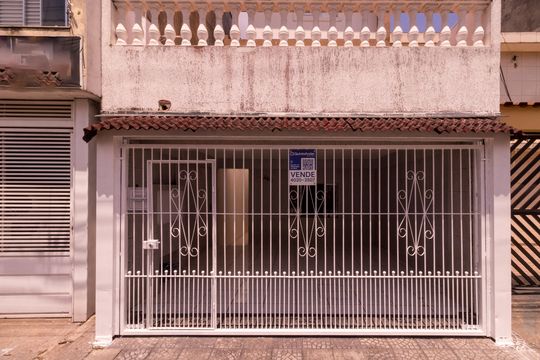 Fachada de casa à venda com 3 quartos, 170m² em Vila Industrial, São Paulo