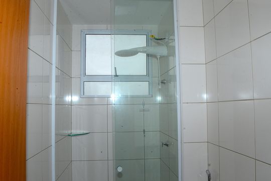 Banheiro de apartamento para alugar com 2 quartos, 40m² em São Gabriel, Belo Horizonte