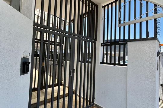 Fachada da portaria de apartamento para alugar com 2 quartos, 68m² em Taquaral, Campinas