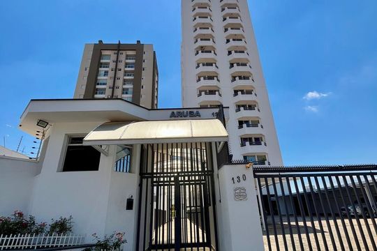 Fachada do Prédio de apartamento para alugar com 2 quartos, 68m² em Taquaral, Campinas