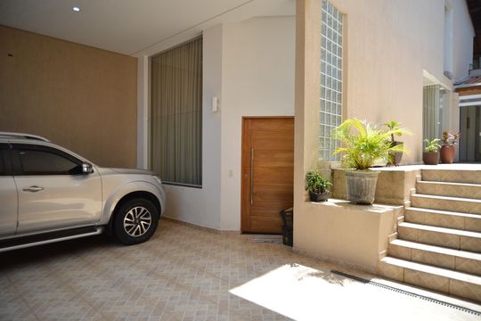 Garagem de casa à venda com 4 quartos, 223m² em Santa Terezinha, Santo André