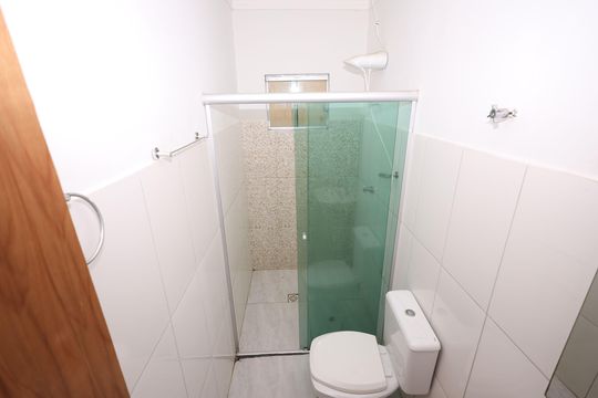 Banheiro de casa de condomínio para alugar com 2 quartos, 70m² em Setor Bueno, Goiânia
