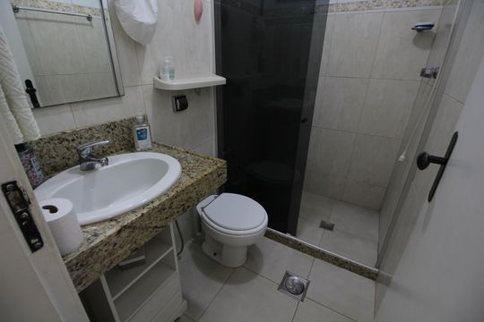 Banheiro Social de casa de condomínio à venda com 4 quartos, 194m² em Taquara, Rio de Janeiro
