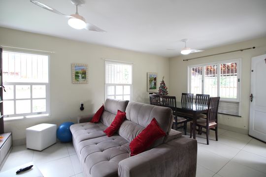 Sala de casa de condomínio à venda com 4 quartos, 194m² em Taquara, Rio de Janeiro