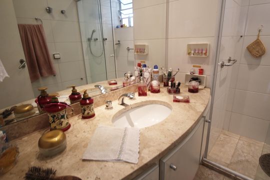 Banheiro de apartamento para alugar com 3 quartos, 93m² em Indianópolis, São Paulo