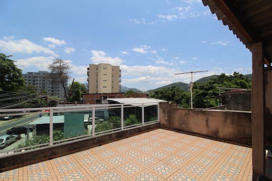 Terraço de casa à venda com 2 quartos, 120m² em Taquara, Rio de Janeiro