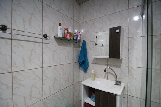 Banheiro de casa à venda com 2 quartos, 120m² em Taquara, Rio de Janeiro