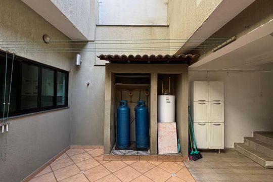 Quintal - Area de Serviço de casa para alugar com 5 quartos, 343m² em Vila Marina, Santo André