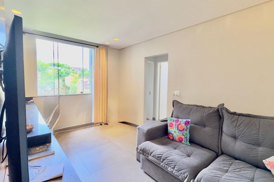 Apartamento à venda com 2 quartos, 60m² em Nova Cachoeirinha, Belo Horizonte