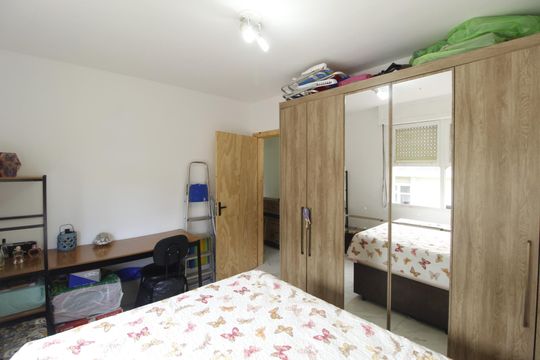 Quarto 2 de apartamento à venda com 2 quartos, 54m² em Vila Ipiranga, Porto Alegre