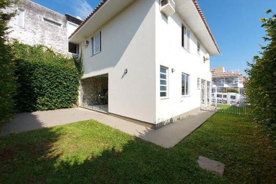Casa para alugar com 3 quartos, 162m² em Coqueiros, Florianópolis