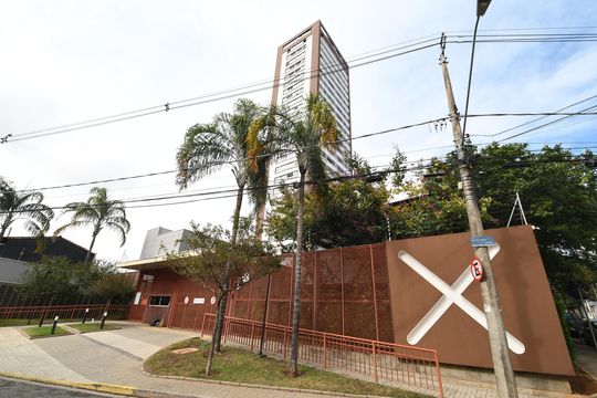 Fachada do Prédio de apartamento à venda com 1 quarto, 70m² em Cambuí, Campinas