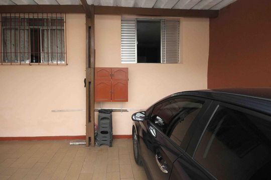 Garagem de casa para alugar com 4 quartos, 192m² em Jardim Ivone, São Paulo