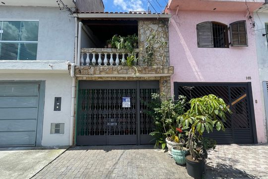 Fachada de casa à venda com 2 quartos, 160m² em Limoeiro, São Paulo