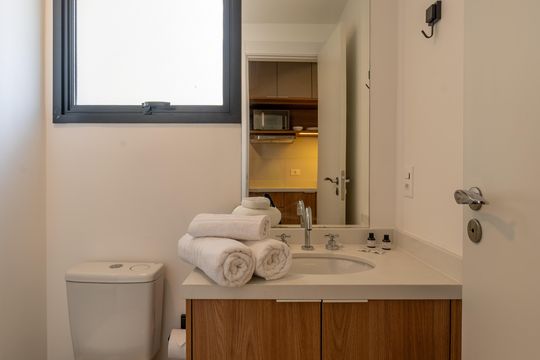 Banheiro Social de kitnet/studio para alugar com 1 quarto, 26m² em Perdizes, São Paulo