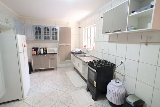 Cozinha 2 de casa à venda com 4 quartos, 300m² em Maurilopolis, Osasco