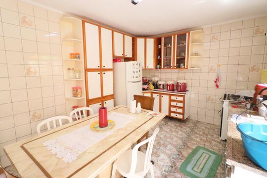 Cozinha de casa à venda com 4 quartos, 300m² em Maurilopolis, Osasco