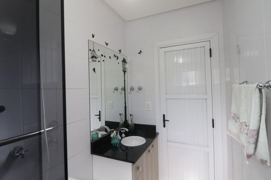 Banheiro 2 de casa à venda com 5 quartos, 233m² em Estância Velha, Canoas