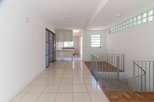 Casa à venda com 3 quartos, 140m² em Jardim das Vertentes, São Paulo
