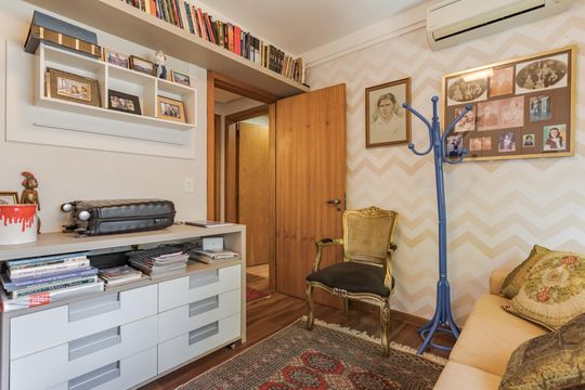 Quarto de apartamento à venda com 2 quartos, 110m² em Bela Vista, Porto Alegre