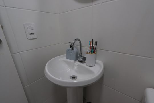 Banheiro de apartamento à venda com 2 quartos, 34m² em Vila Ema, São Paulo