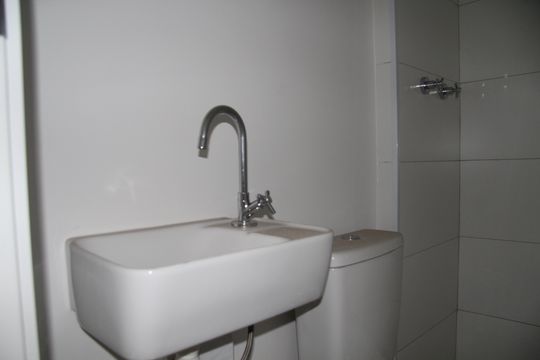 Banheiro de Serviço de apartamento à venda com 3 quartos, 150m² em Centro, Guarulhos