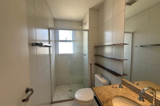 Banheiro da Suíte 2 de apartamento à venda com 3 quartos, 86m² em Alphaville Industrial, Barueri
