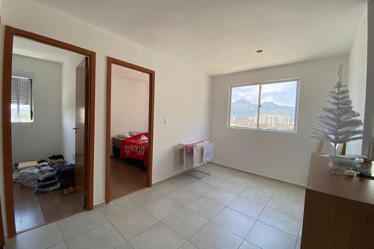 Sala de apartamento à venda com 2 quartos, 42m² em Del Castilho, Rio de Janeiro